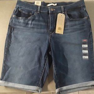 Levi's Bermuda Shorts - NWT